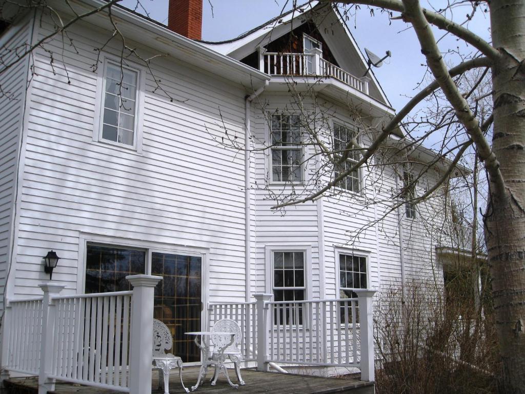 סטראת'מור Sproule Heritage Bed & Breakfast מראה חיצוני תמונה